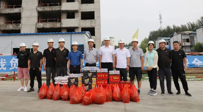 向高溫濕熱下奮戰(zhàn)在一線的公司廣大職工道一聲“你們辛苦了”(圖1)